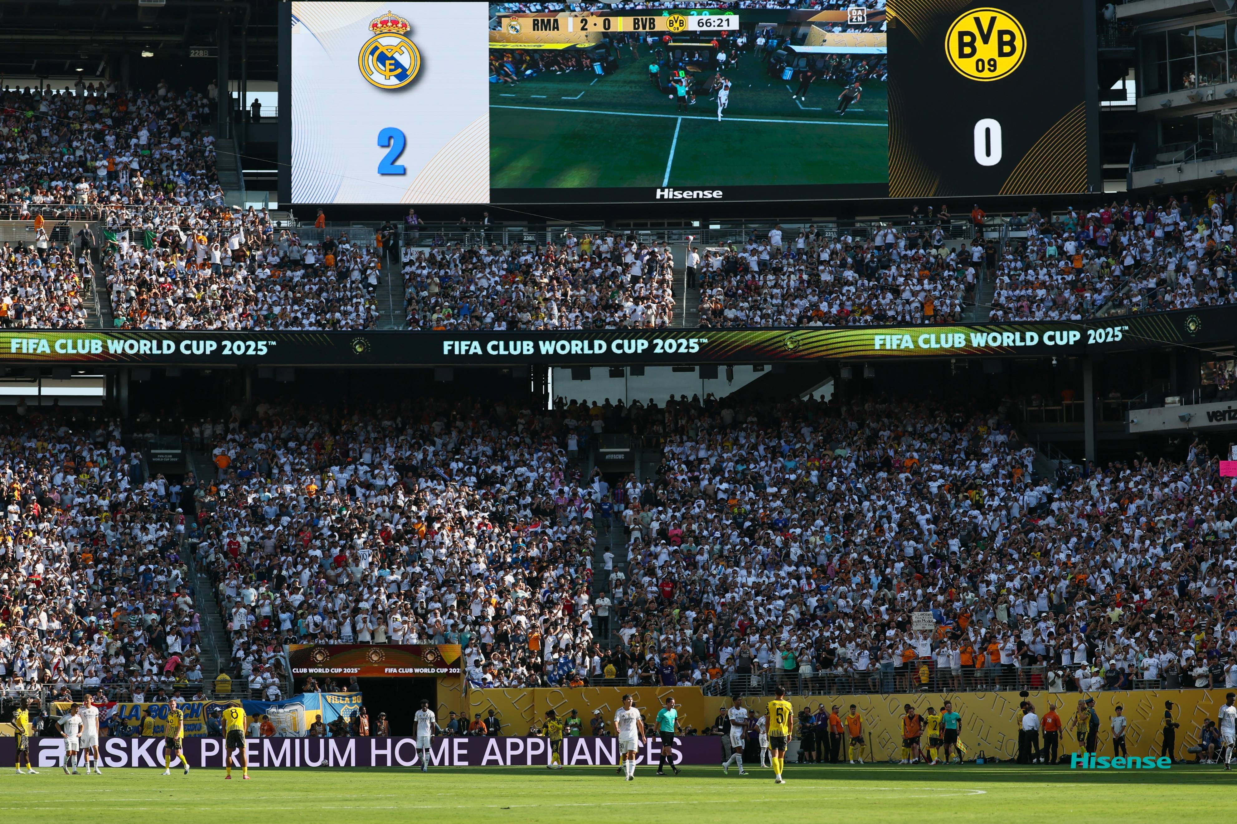 开云-姆巴佩重返赛场，最后时刻胜出首场状态出色，加拿大队观众沸腾！-开云